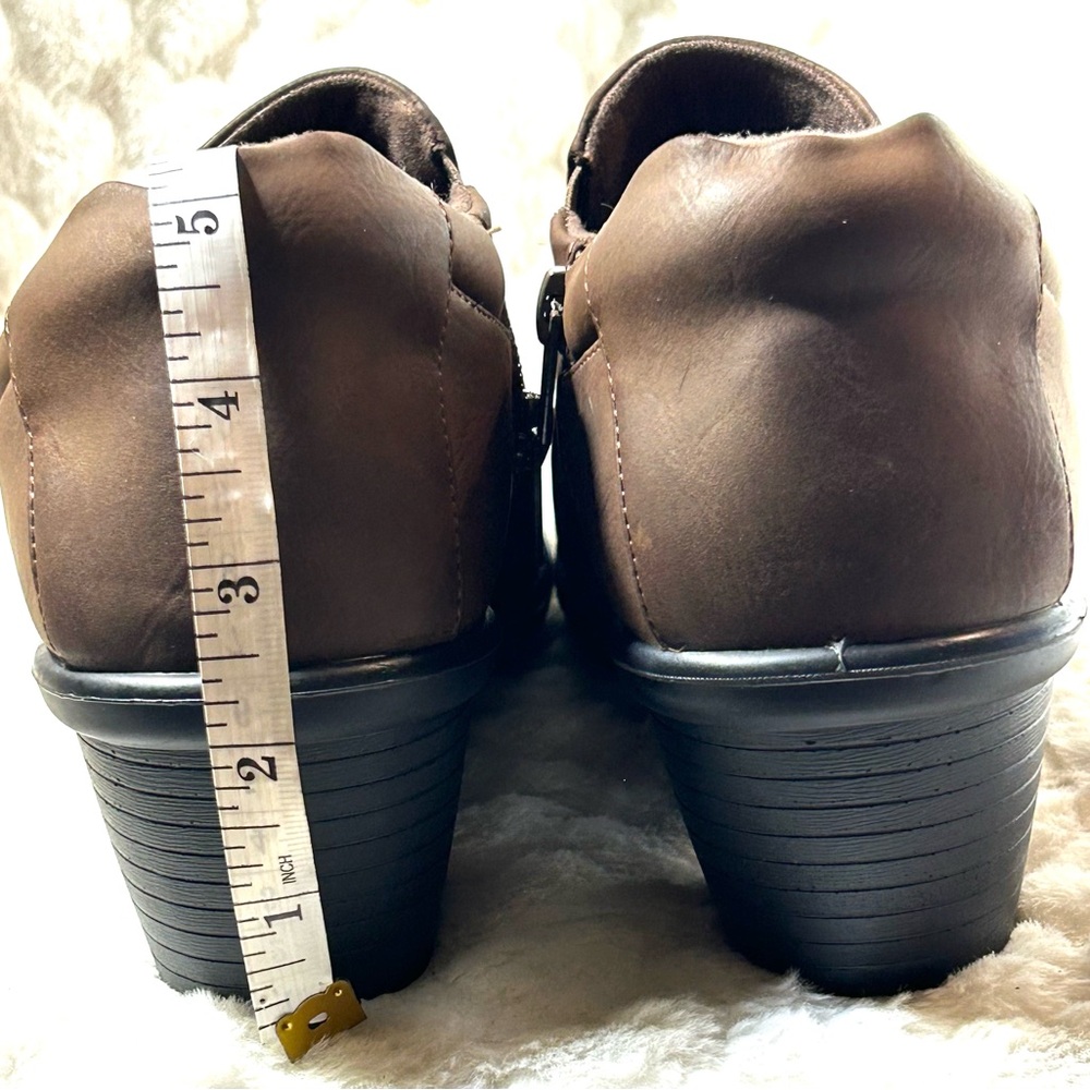 Easy Street Brown Matte comfy ankle booties mules Women's size 10 wide width - Picture 6 of 10
